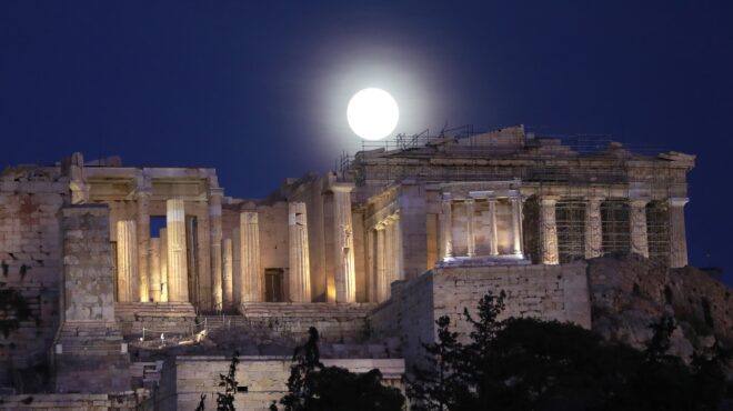 ανοιχτό-μέχρι-τα-μεσάνυχτα-το-μουσείο-563728006