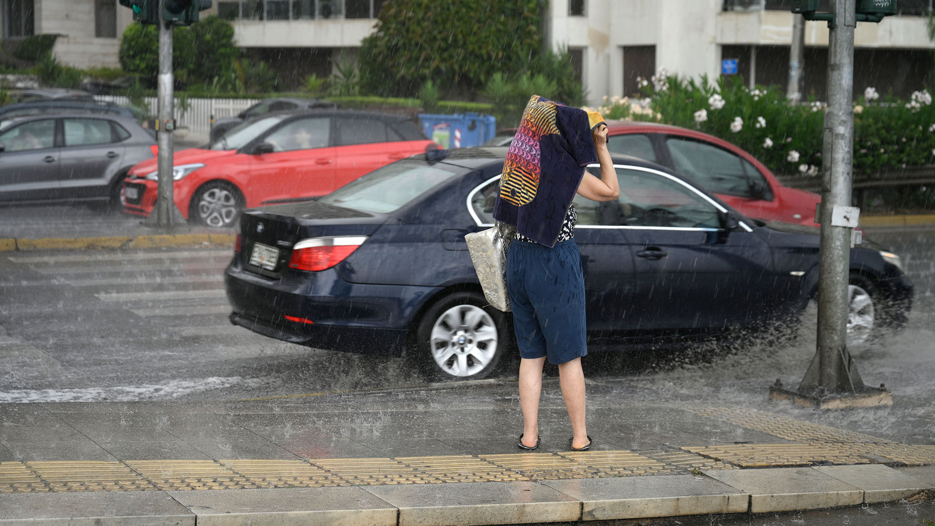 Καιρός: Βροχές στην Αττική, κακοκαιρία σε Στερεά Ελλάδα, Μακεδονία και Θεσσαλία-1