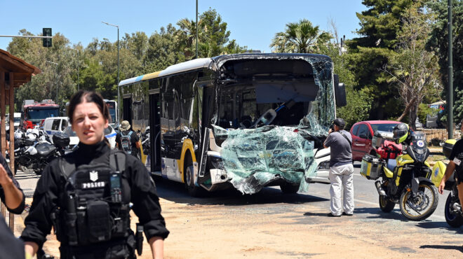 βούλα-σύγκρουση-δύο-λεωφορείων-στη-λε-563697988