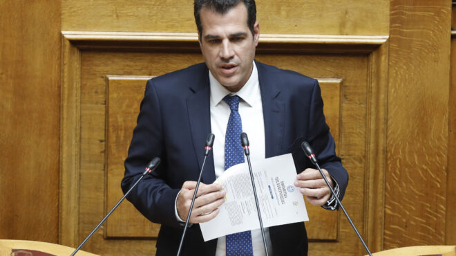 ο-θάνος-πλεύρης-παρουσίασε-το-νέο-νομο-563728573