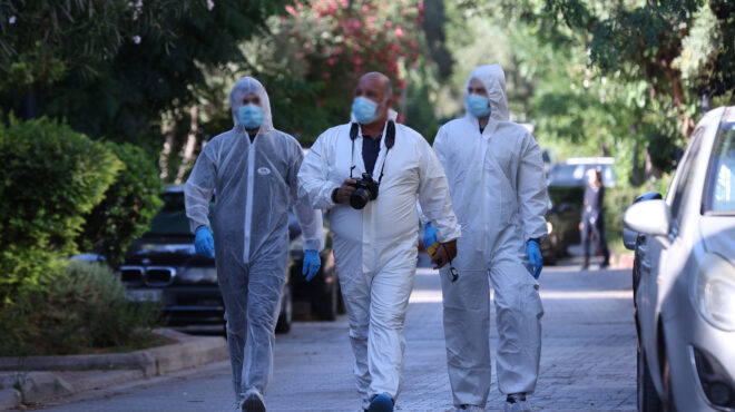 εκρηκτικός-μηχανισμός-έξω-από-σπίτι-δ-563708389