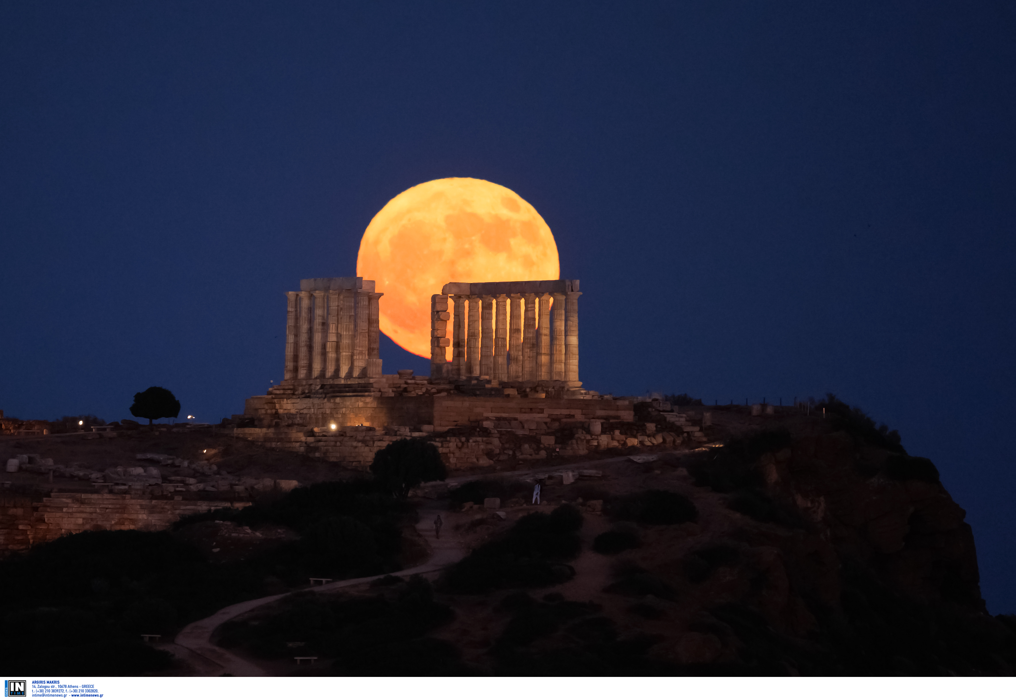 Μαγεύει το «Φεγγάρι του Ελαφιού»: Εντυπωσιακές εικόνες από το Σούνιο-1