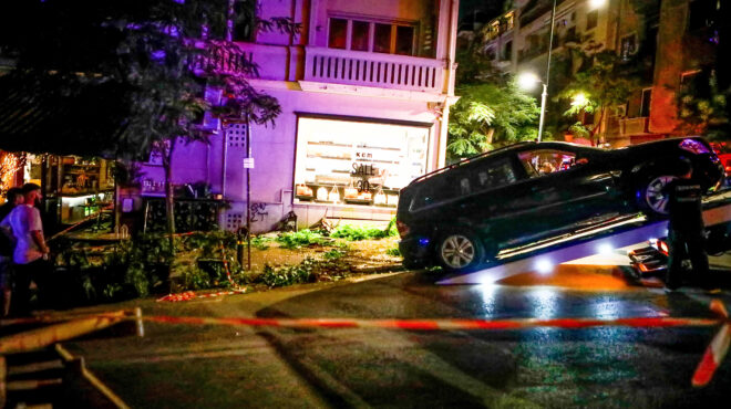 κολωνάκι-πώς-έγινε-το-τροχαίο-με-τους-12-563713165