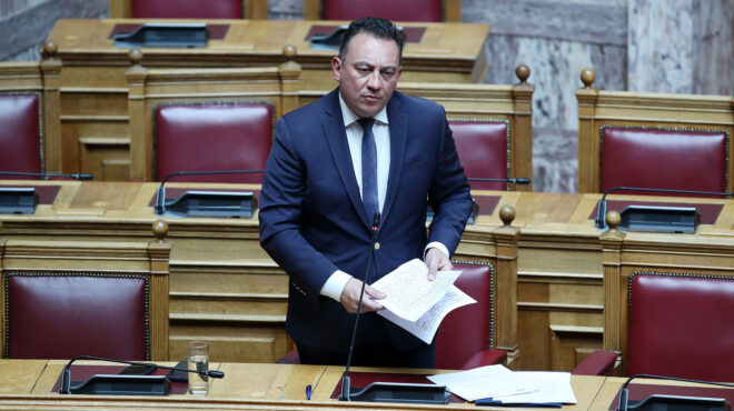 εντός-και-εκτός-τρικυμία-στο-μυαλό-του-563719273