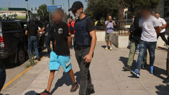 αγία-παρασκευή-μας-απείλησε-έτρεξε-π-563720410