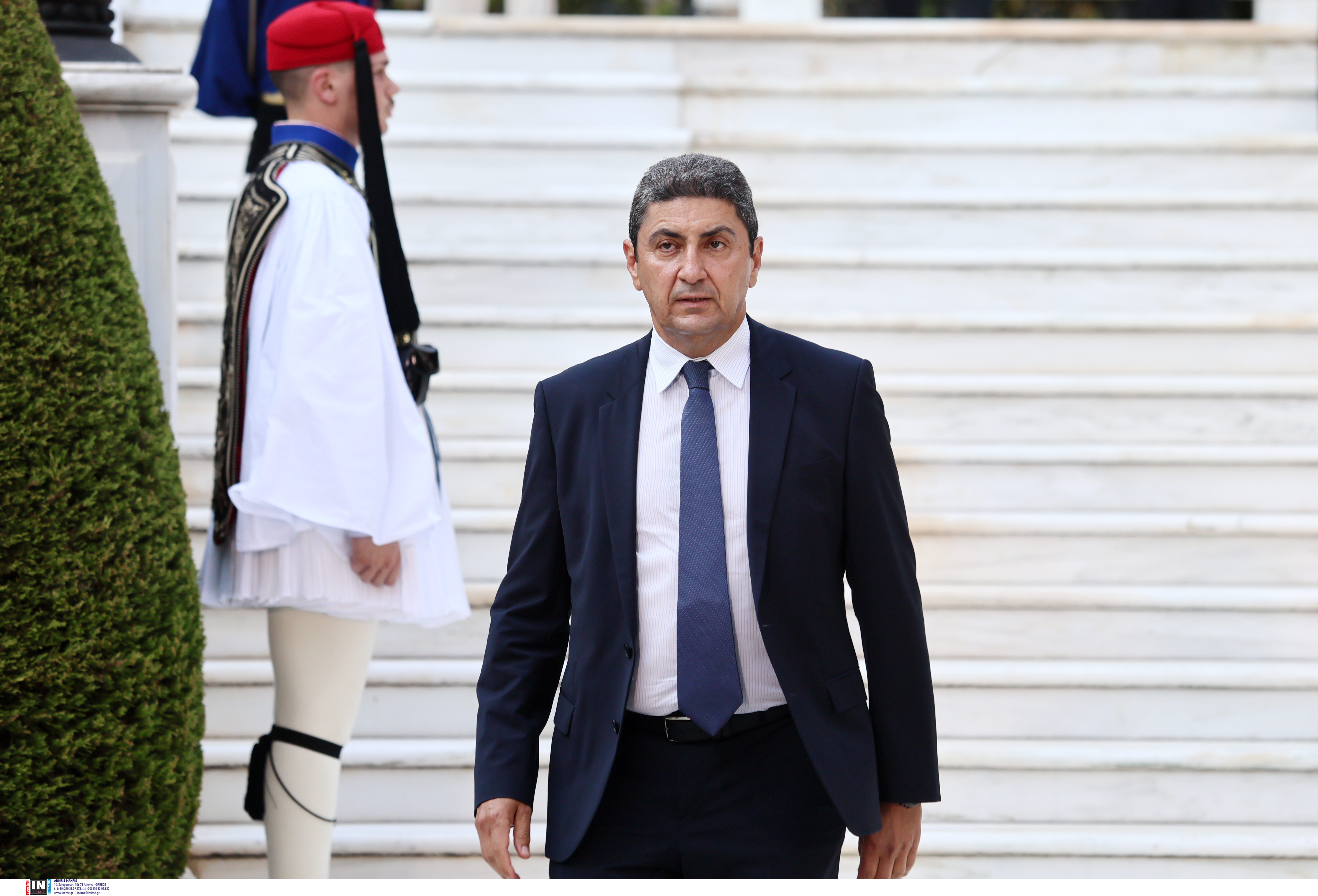 Προεδρικό Μέγαρο: Τα κλικ, τα χαμόγελα και οι απουσίες από τη δεξίωση για τη Δημοκρατία-7