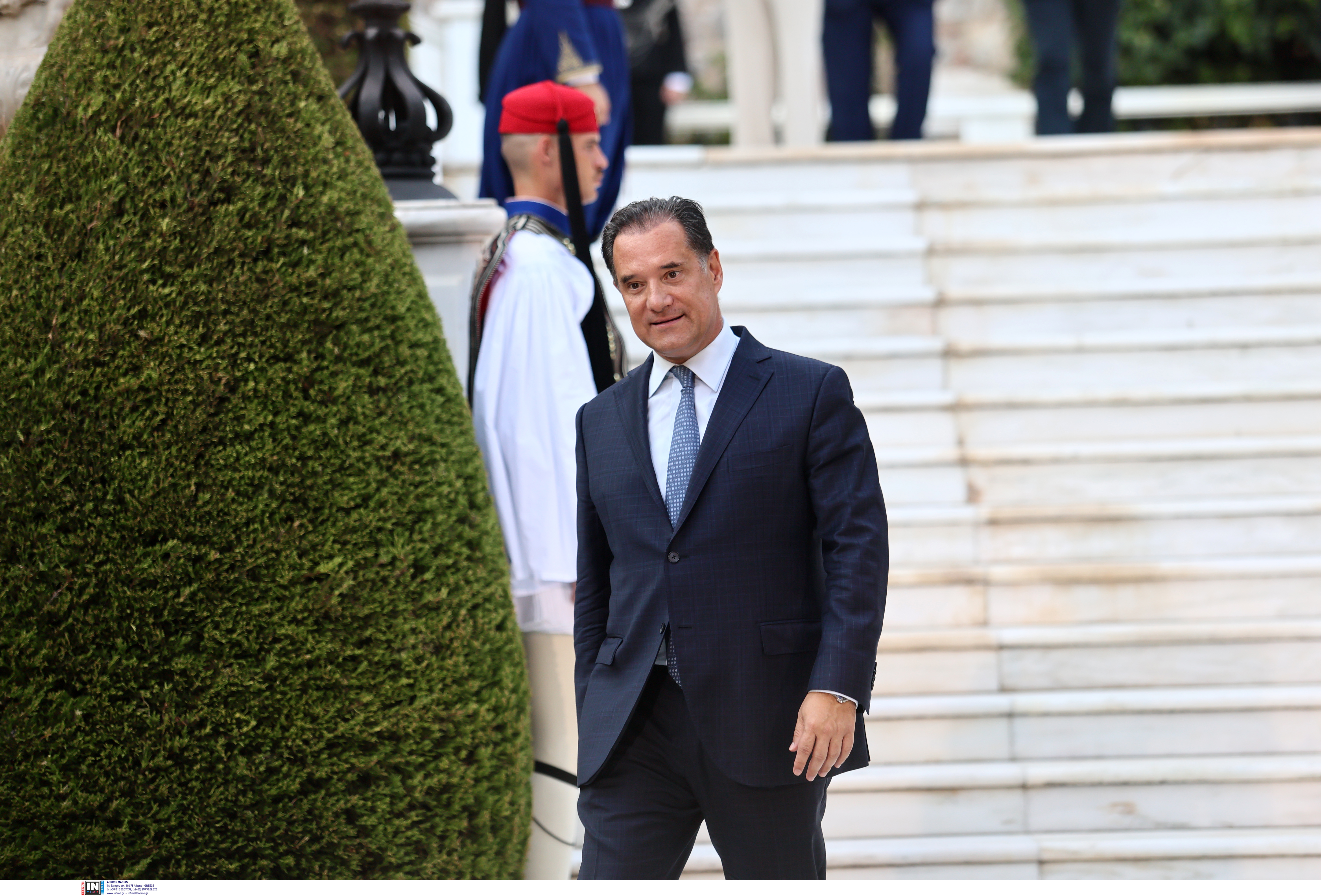 Προεδρικό Μέγαρο: Τα κλικ, τα χαμόγελα και οι απουσίες από τη δεξίωση για τη Δημοκρατία-1