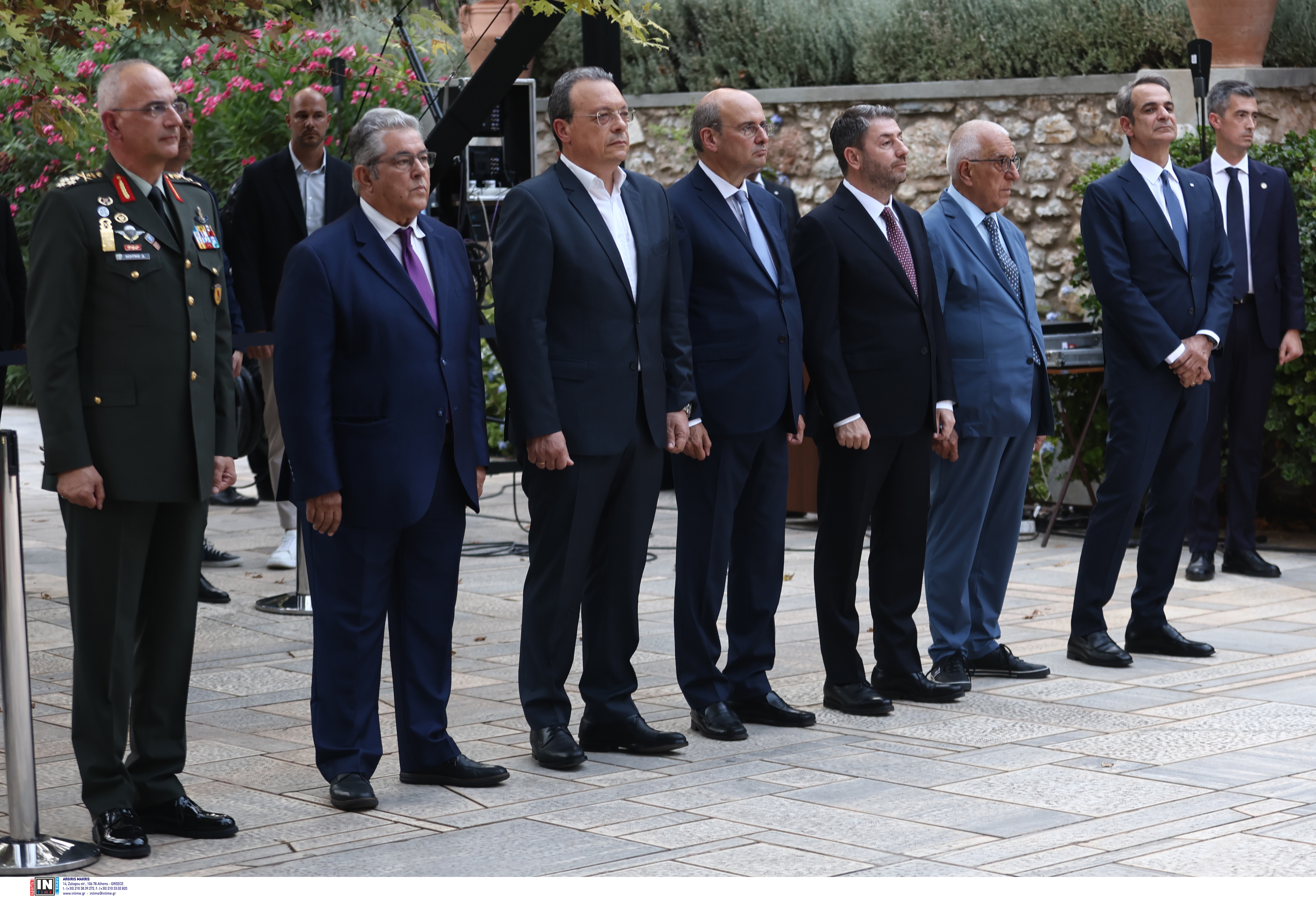 Προεδρικό Μέγαρο: Τα κλικ, τα χαμόγελα και οι απουσίες από τη δεξίωση για τη Δημοκρατία-13