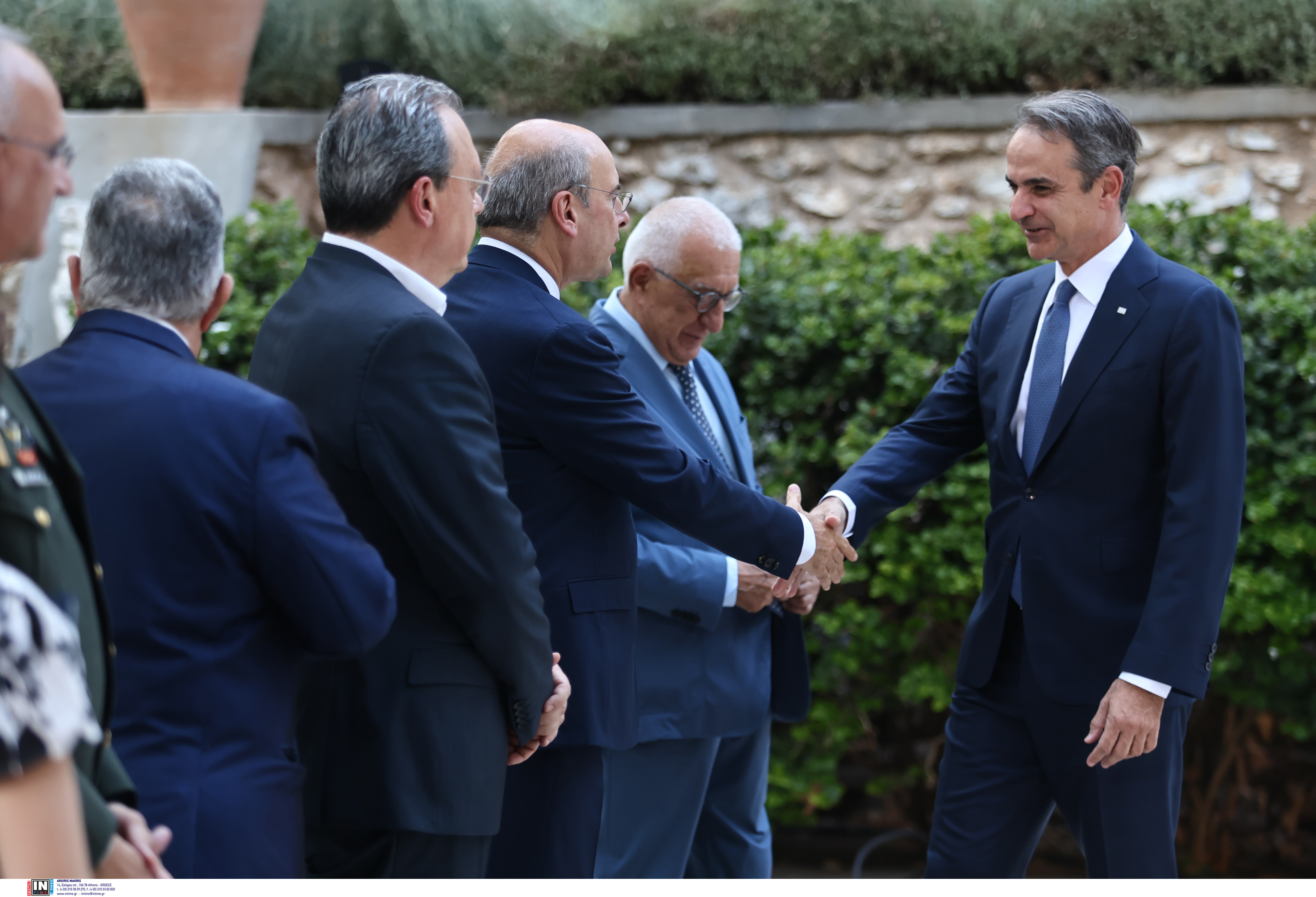 Προεδρικό Μέγαρο: Τα κλικ, τα χαμόγελα και οι απουσίες από τη δεξίωση για τη Δημοκρατία-10