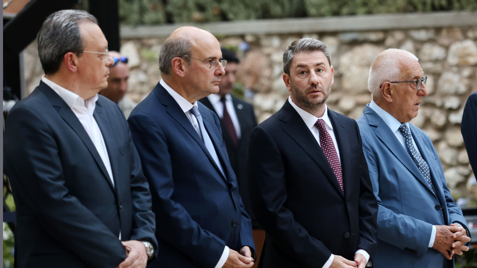 Προεδρικό Μέγαρο: Τα κλικ, τα χαμόγελα και οι απουσίες από τη δεξίωση για τη Δημοκρατία-9