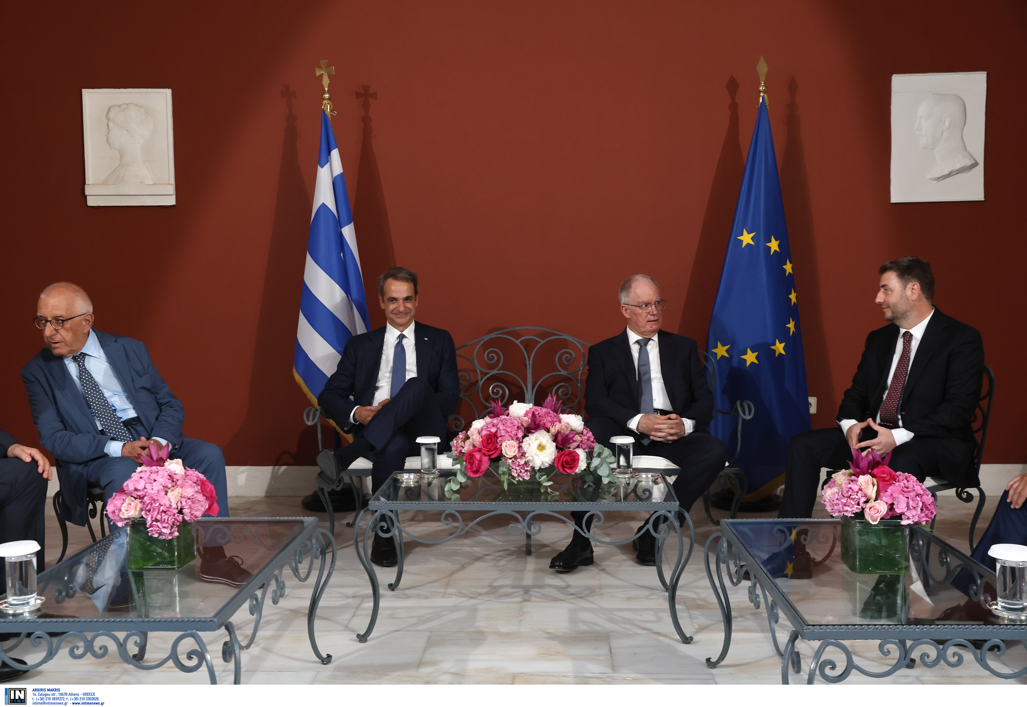 Προεδρικό Μέγαρο: Τα κλικ, τα χαμόγελα και οι απουσίες από τη δεξίωση για τη Δημοκρατία-18