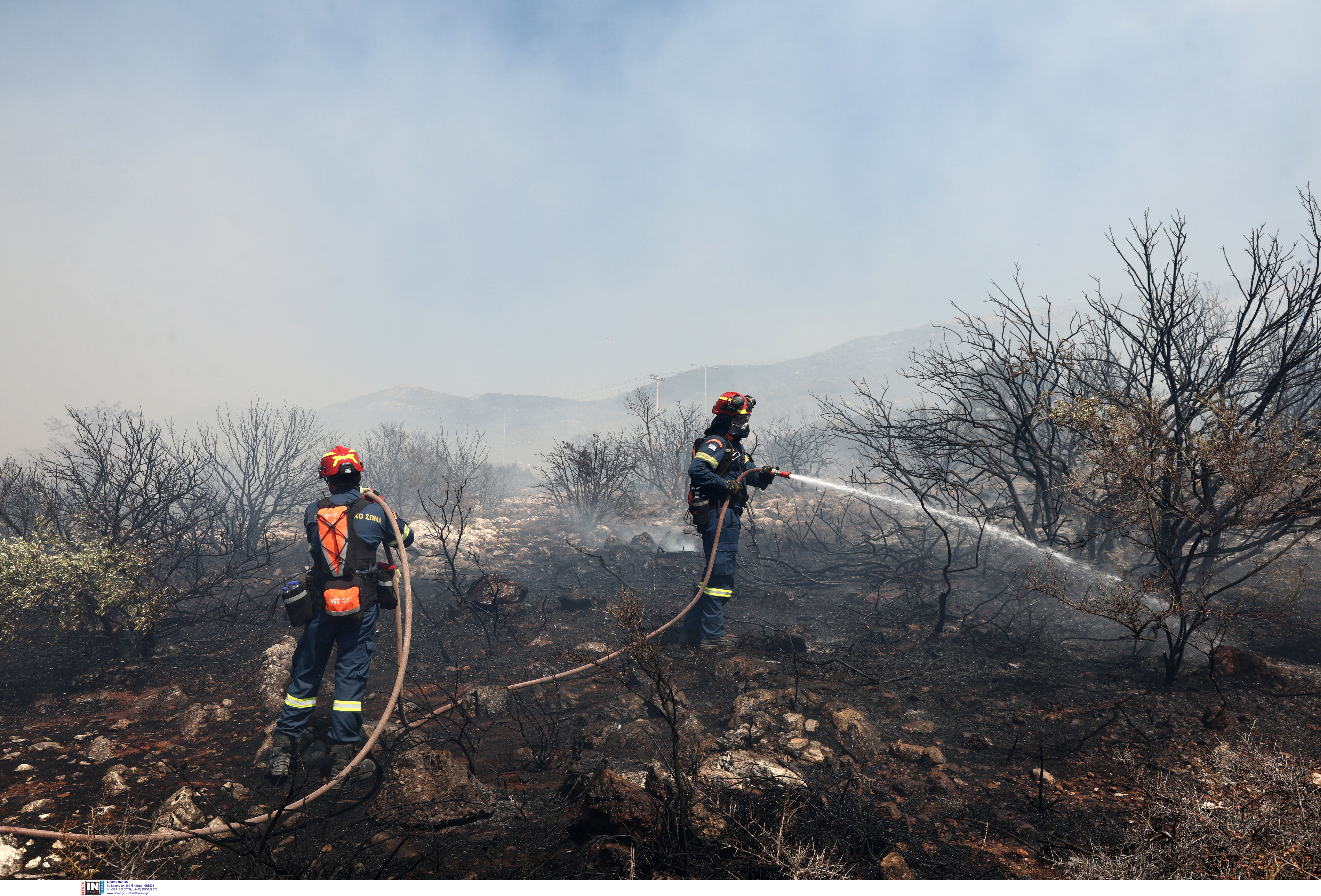 Φωτιά στου Ζωγράφου, κοντά στην Πολυτεχνειούπολη – Σηκώθηκαν και εναέρια-4