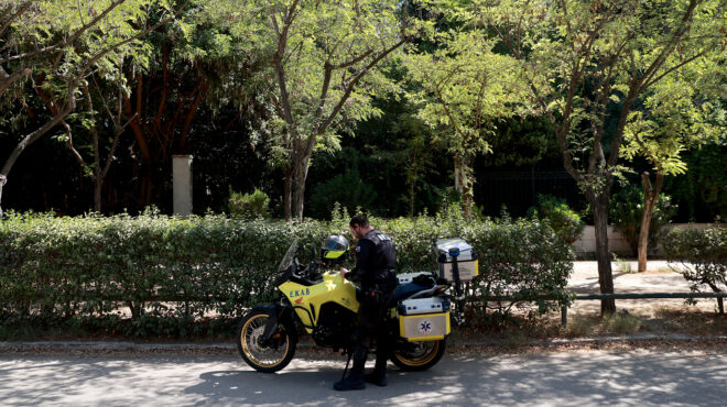 γυναίκα-αυτοπυρπολήθηκε-μπροστά-από-563741878