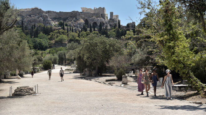 από-την-οδό-παναθηναίων-έως-τον-κεραμε-563703907