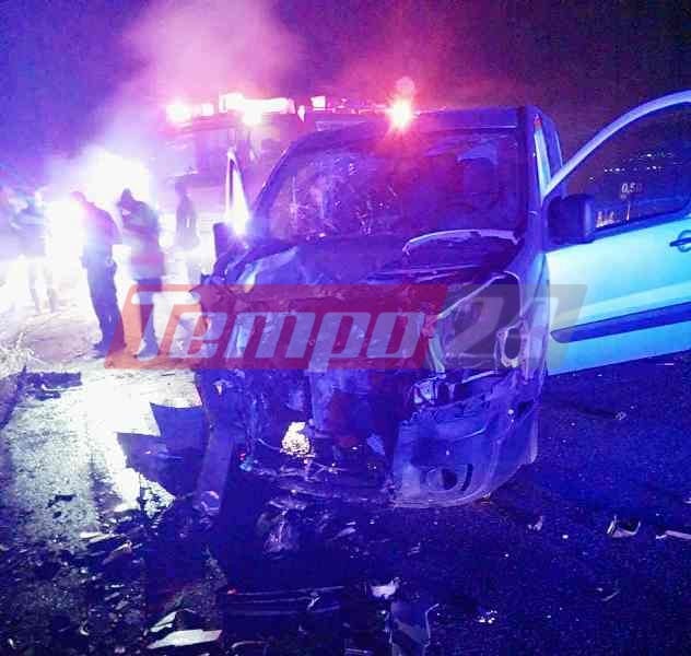 Θανατηφόρο τροχαίο στο Αγρίνιο: Απανθρακώθηκε 21χρονος οδηγός, τρεις τραυματίες [φωτογραφίες – βίντεο]-1