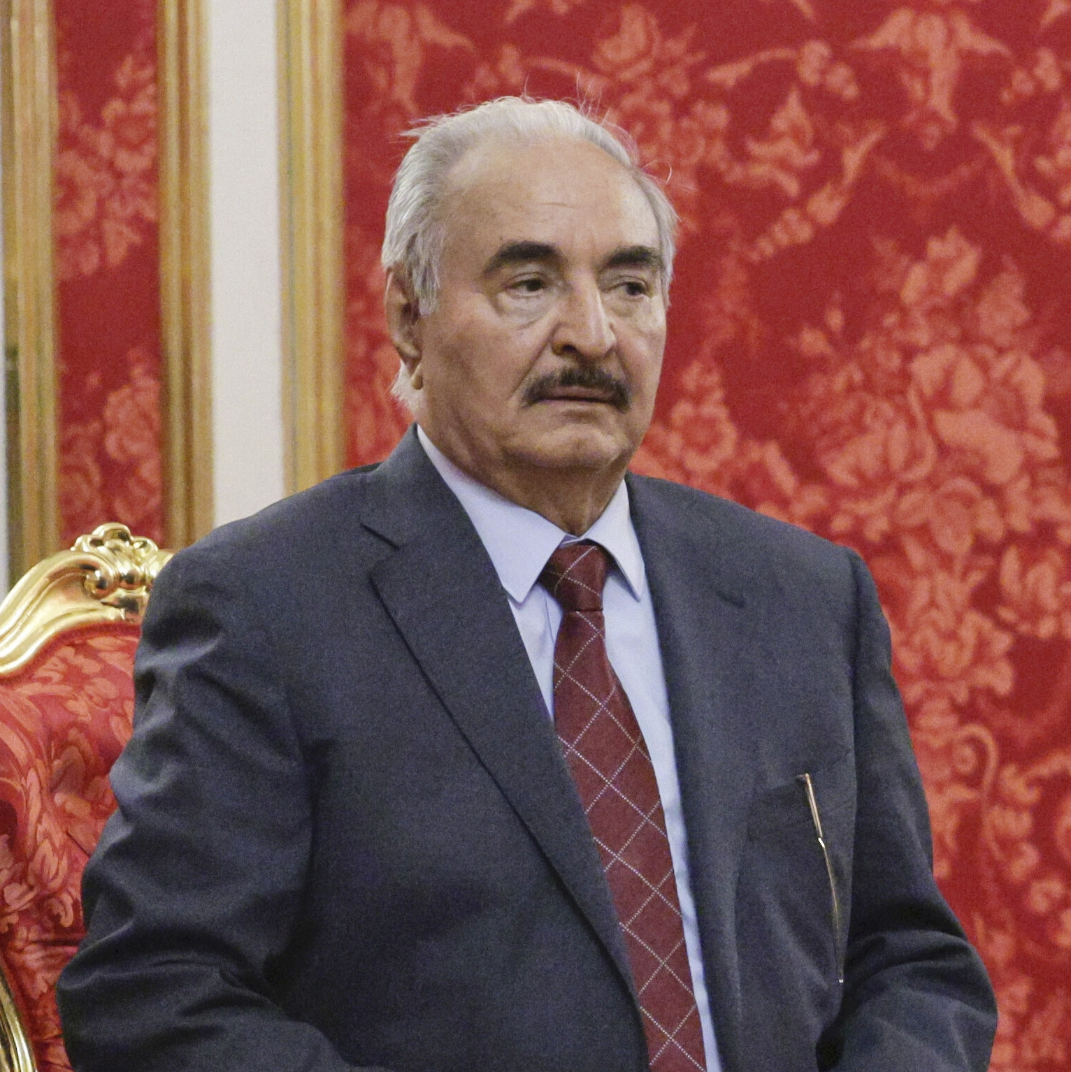 Εντός και Εκτός: Τρικυμία στο μυαλό του υφυπουργού-1