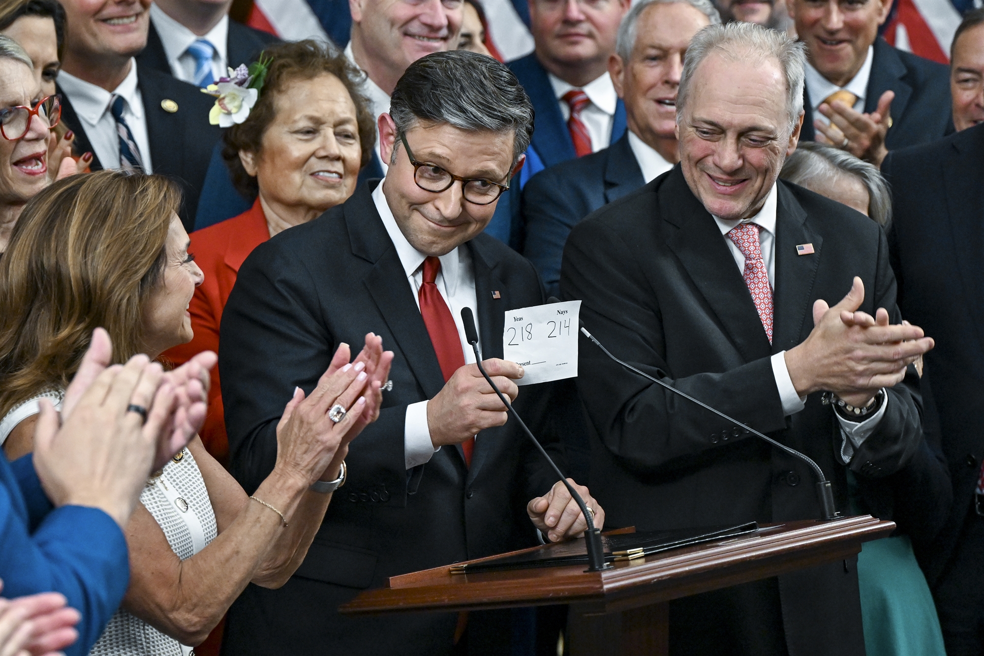 Ο φόβος φυλάει το Κογκρέσο-1