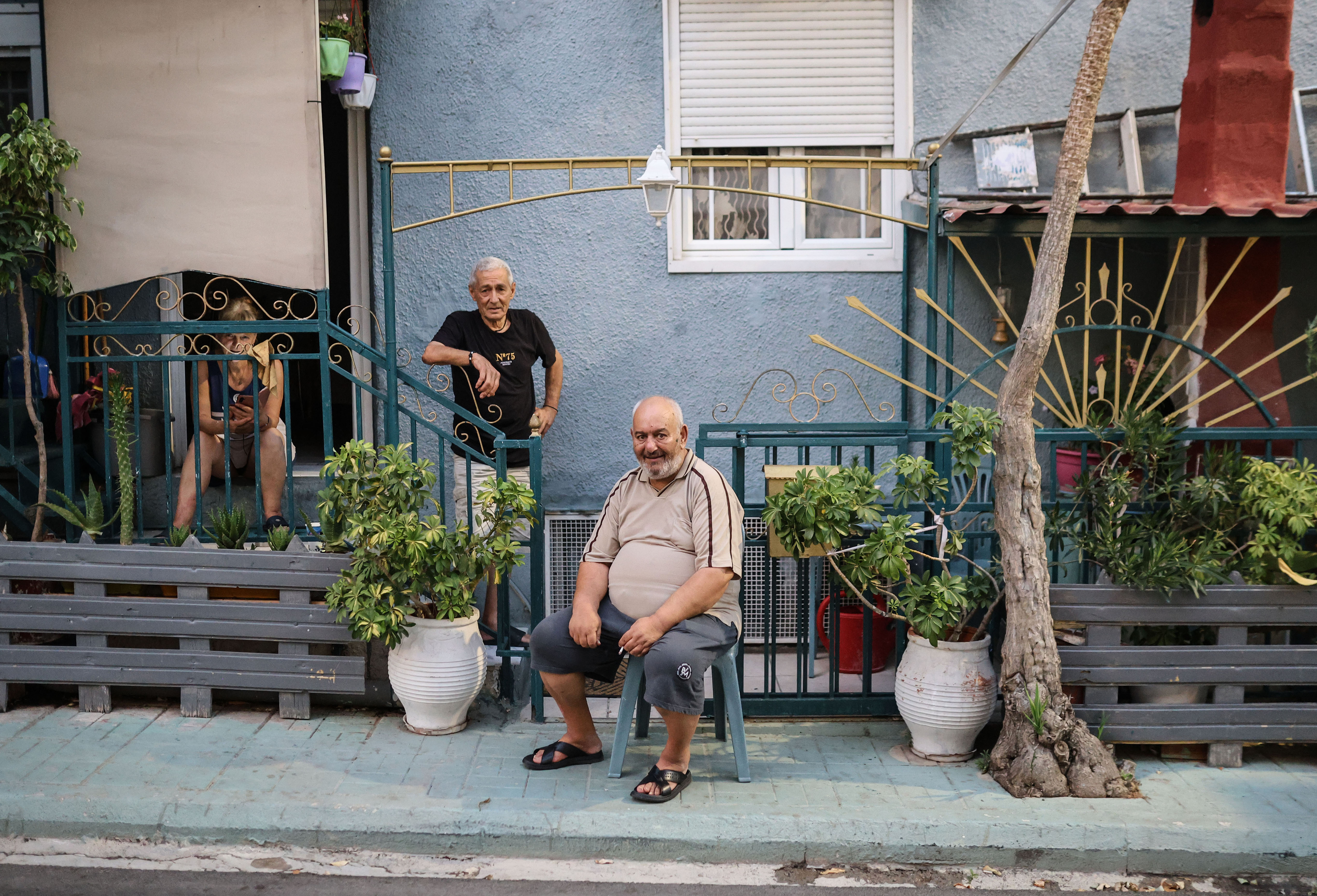 Ωδή στη λευκή πλαστική καρέκλα-9