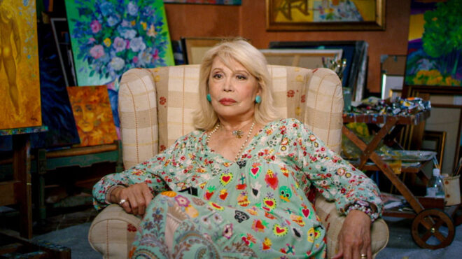 αμάντα-λιρ-ξεφλουδίζοντας-το-περίβλη-563697757