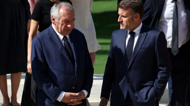 γαλλία-από-μια-κλωστή-κρέμεται-η-κυβέρ-563700373