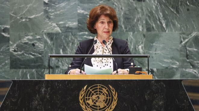 τα-σκόπια-αποσιωπούν-τη-συνταγματι-563729674