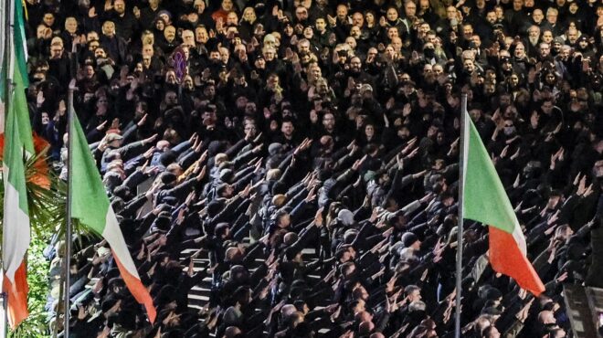 πρόσφορο-νερό-στις-δεξαμενές-ιδεών-563727238