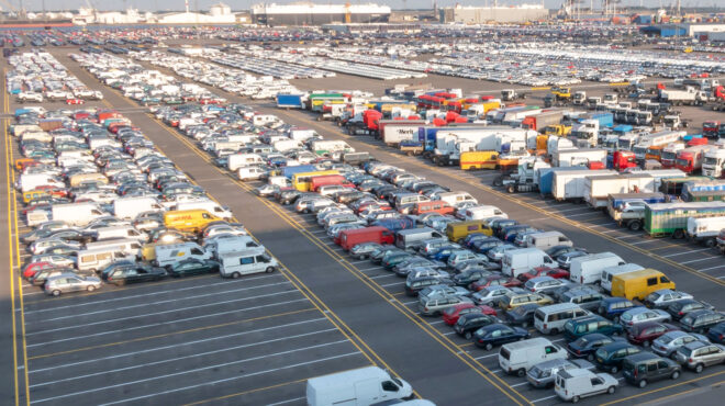 υπό-ομηρία-χιλιάδες-οχήματα-στην-αμβέ-563721589