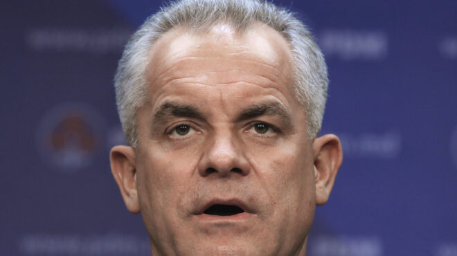 βλαντ-πλαχότνιουκ-ποιος-είναι-ο-μολδα-563728126