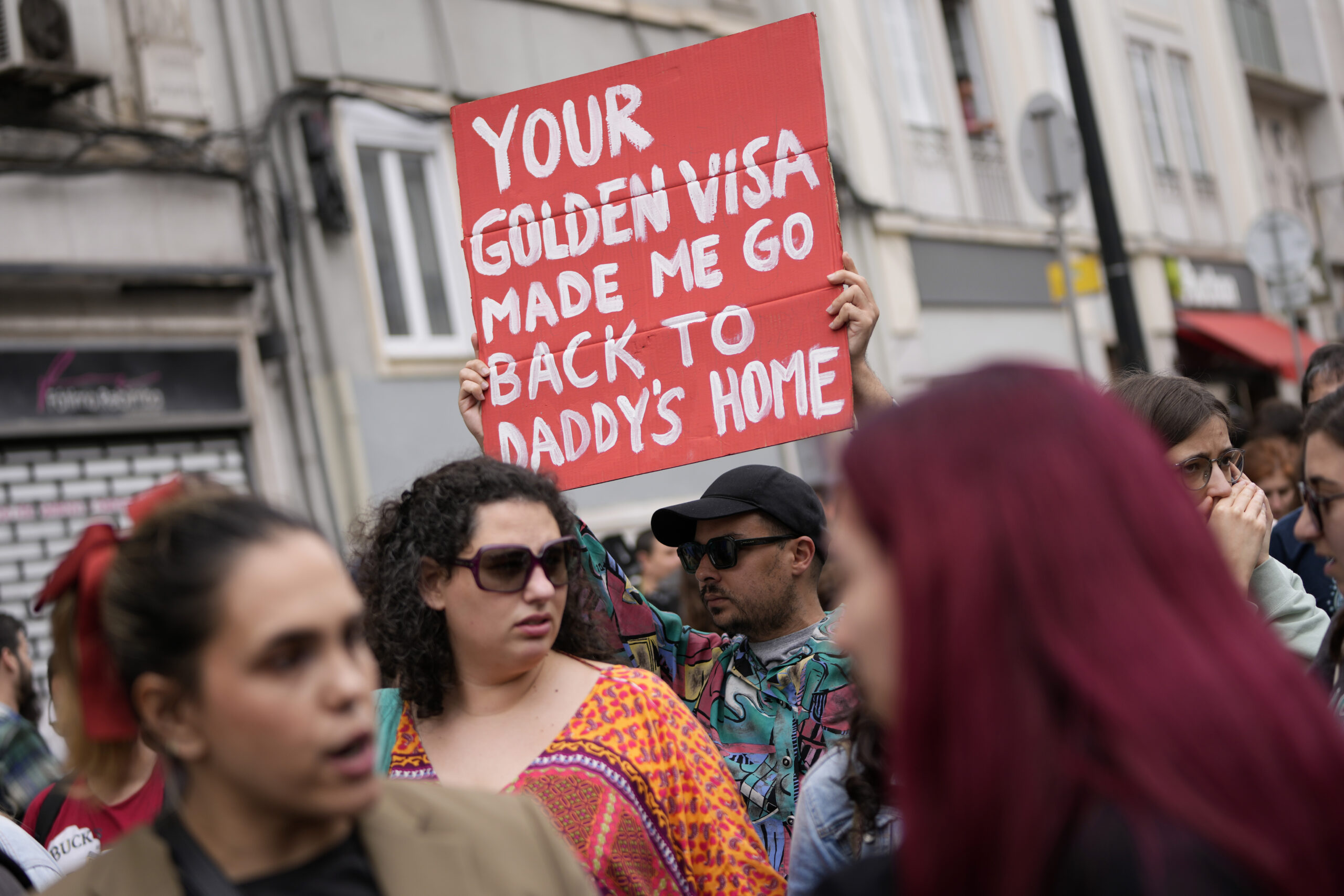 μια-ήπειρος-προσπαθεί-να-βρει-προσιτ-563718088