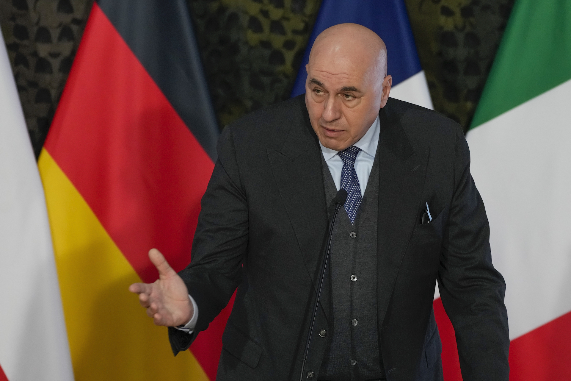 Ιταλός ΥΠΑΜ: Βλέπει ενδεχόμενο ρωσικής επίθεσης σε νατοϊκό έδαφος μέσα στην επόμενη 5ετία-1