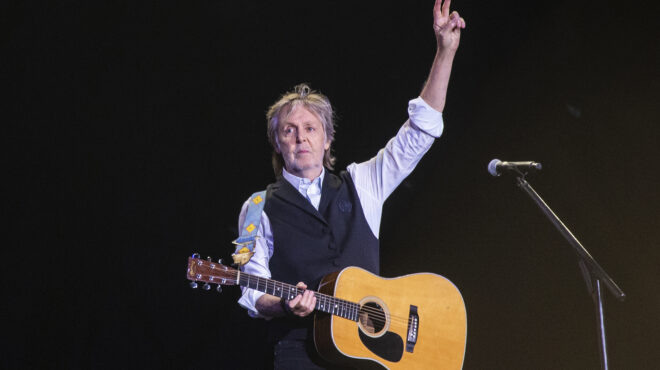 πολ-μακκάρτνεϊ-επιστρέφει-στη-σκηνή-μ-563713852
