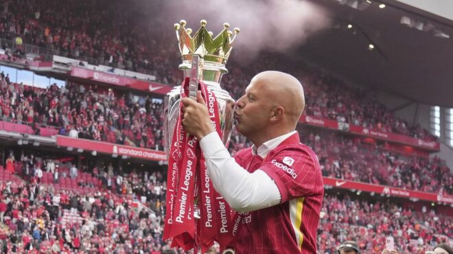 η-λίβερπουλ-και-ο-άλλος-φοίνικας-με-τα-χ-563734126