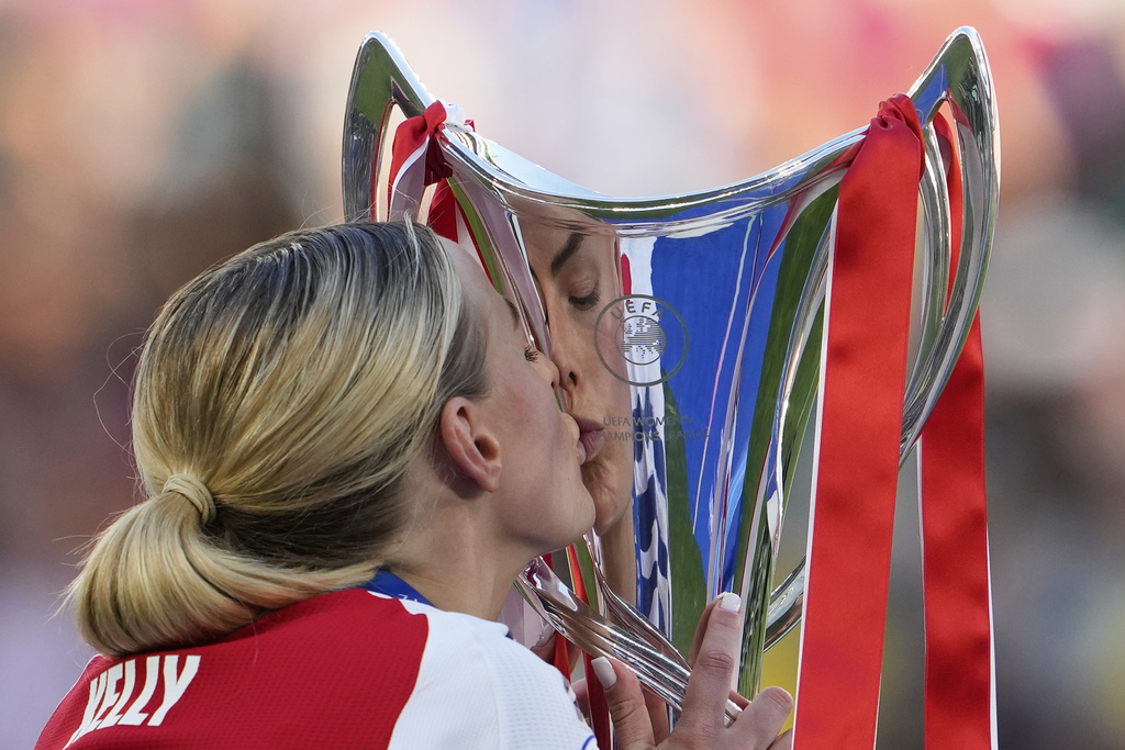 Η βουτιά ευτυχίας της Κλόι Κέλι-2