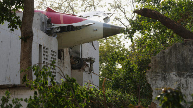 συντριβή-αεροσκάφους-της-air-india-στο-μικρ-563719276