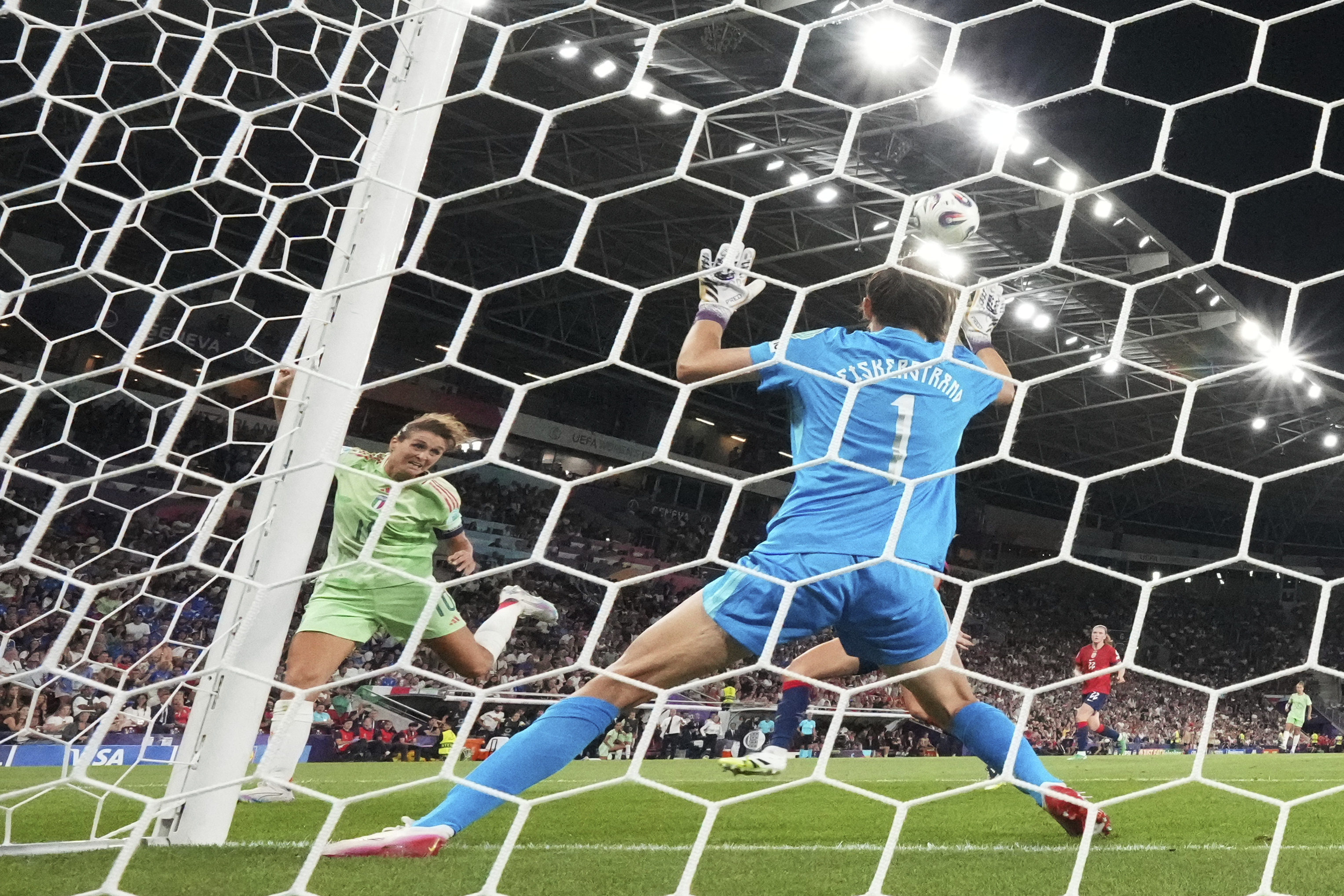 Η Κριστιάνα Τζιρέλι δεν ήθελε να παίζει μπάλα με τα κορίτσια-1