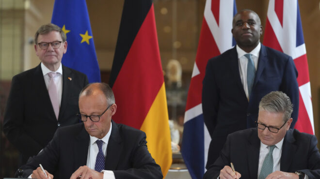 αιτήσεις-ασύλου-ξεπέρασε-τη-γερμανία-563720155