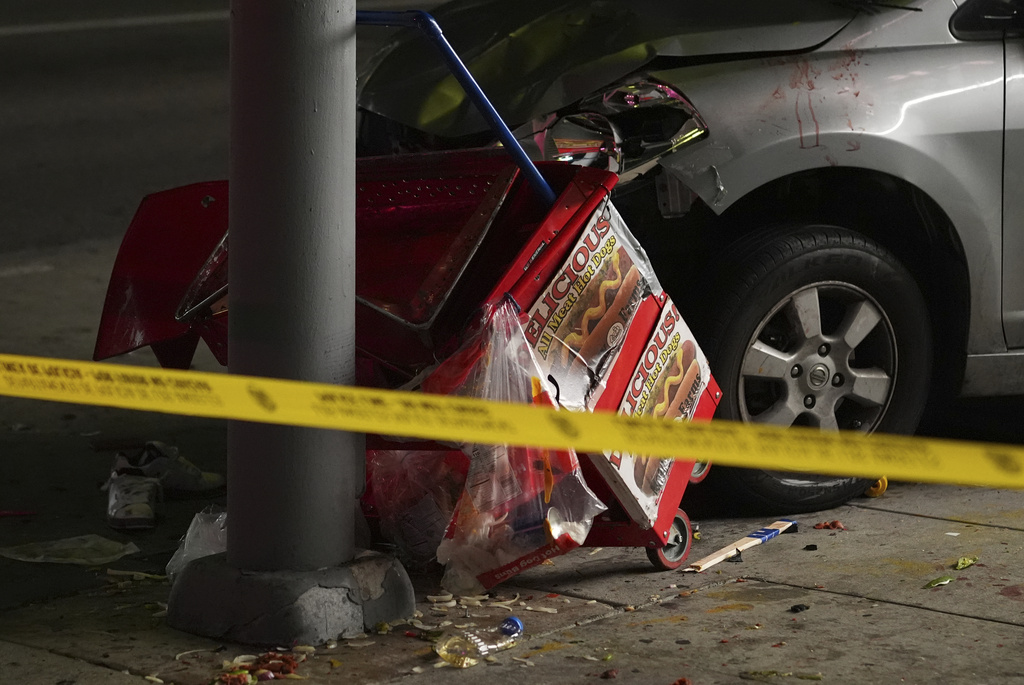 Λος Αντζελες: Στους 28 οι τραυματίες από όχημα που έπεσε σε πλήθος-1