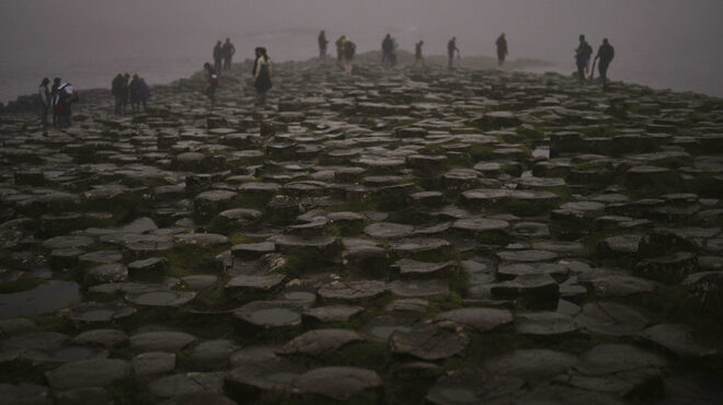 κρύο-ομίχλη-και-μπουφάν-563726800
