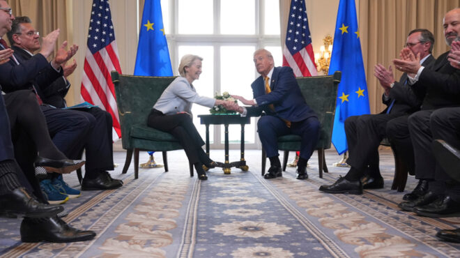 ο-τραμπ-μοίρασε-δασμούς-σε-όλο-τον-πλ-563743741