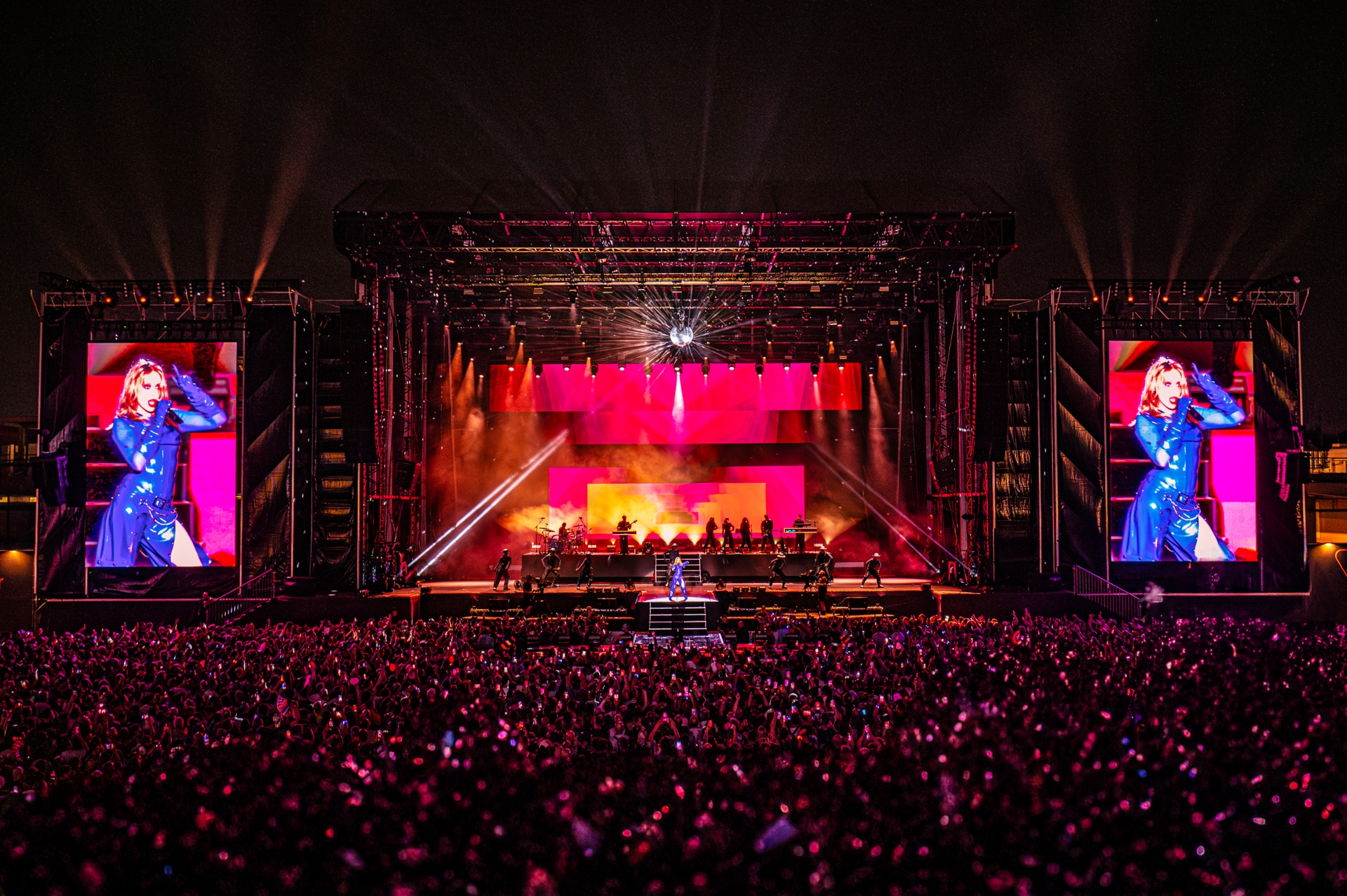 Στην υγειά της Κάιλι και της Μπεθ-2