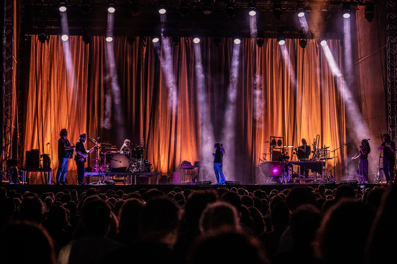 Στην υγειά της Κάιλι και της Μπεθ-6