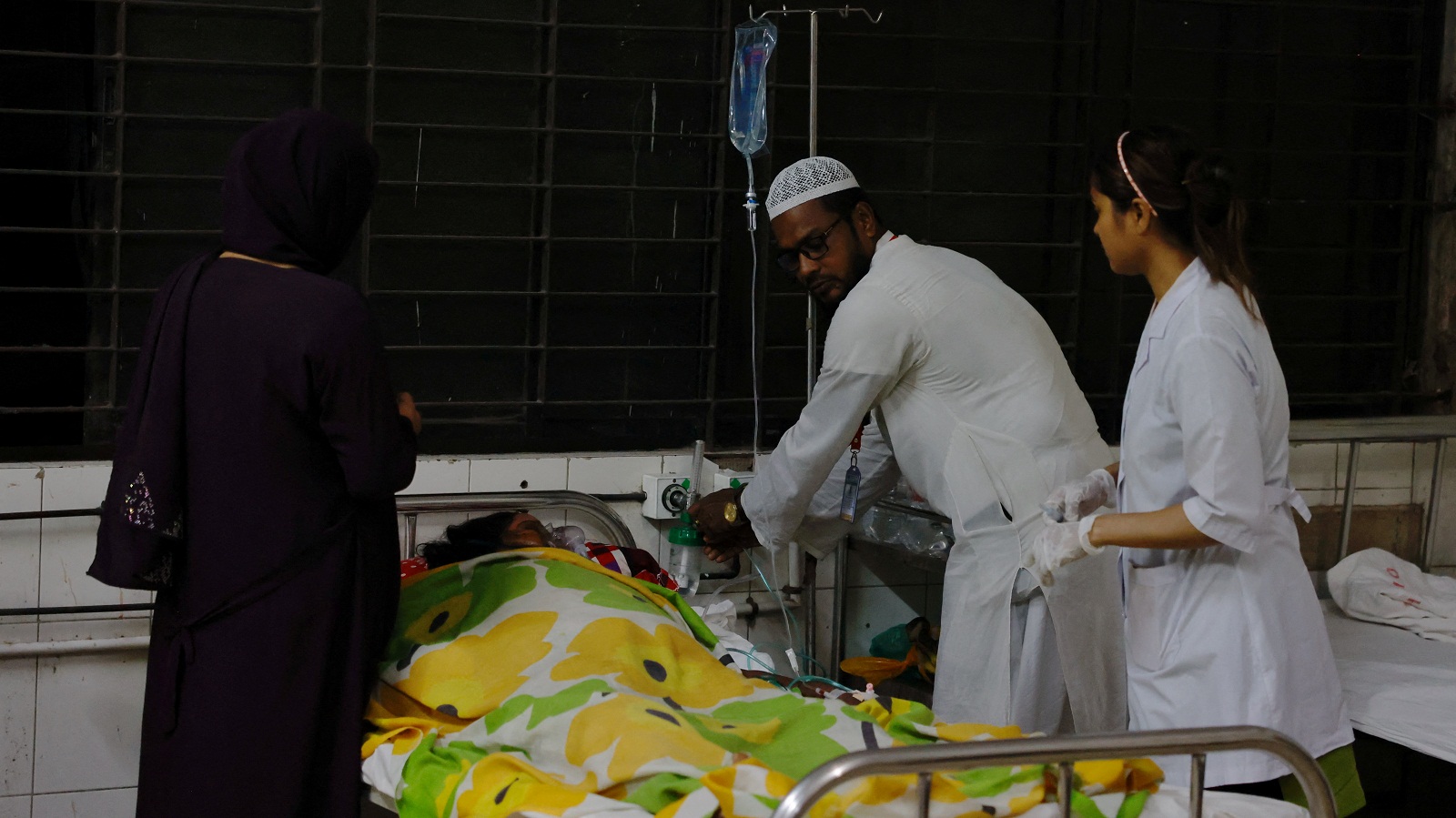 Μπανγκλαντές: Στους 27 ανέρχονται οι νεκροί από τη συντριβή στρατιωτικού αεροσκάφους, ανάμεσά τους 25 παιδιά-1