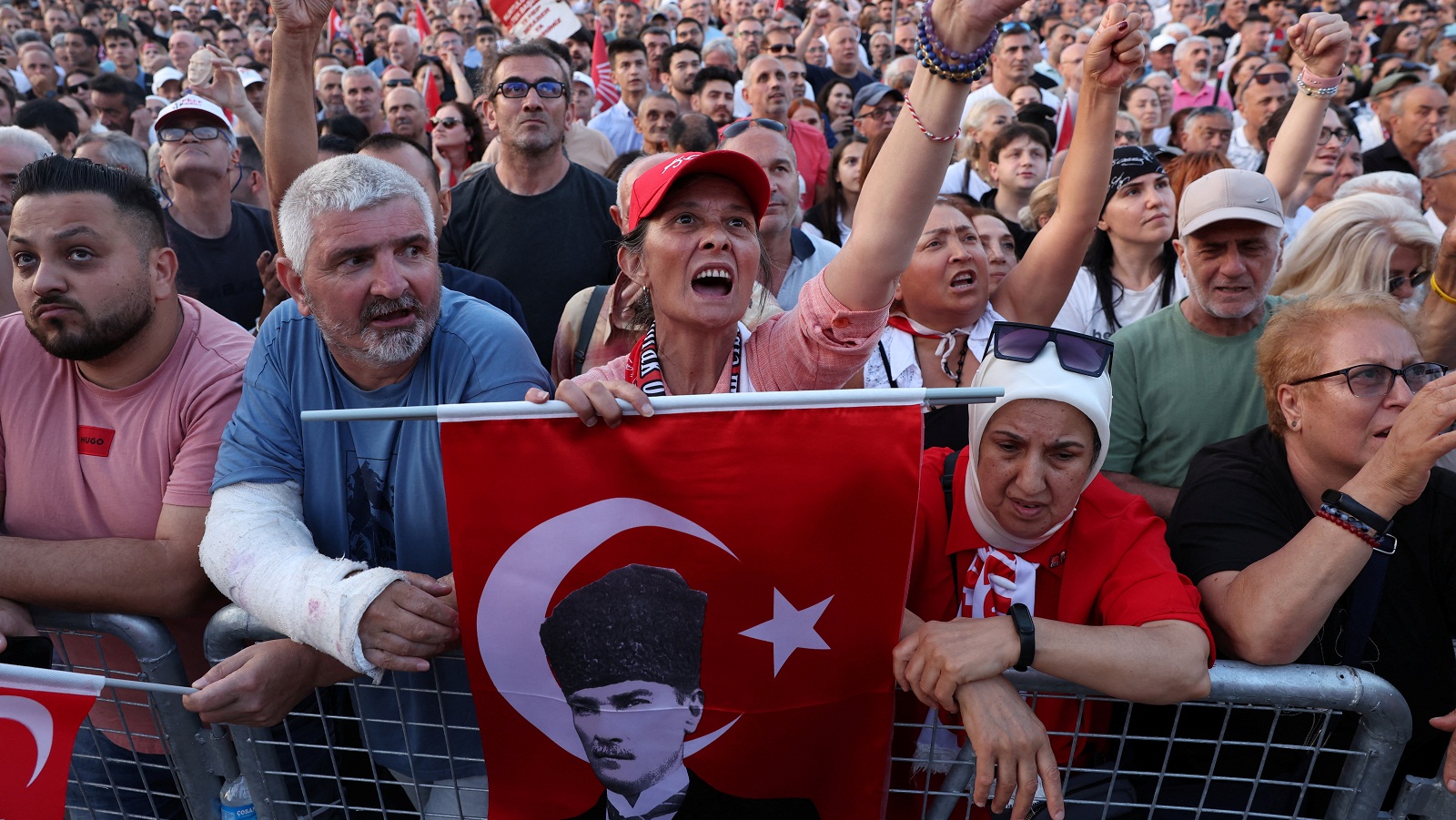 Τουρκία: Αρχηγός χούντας ο Ερντογάν, λέει το CHP-1