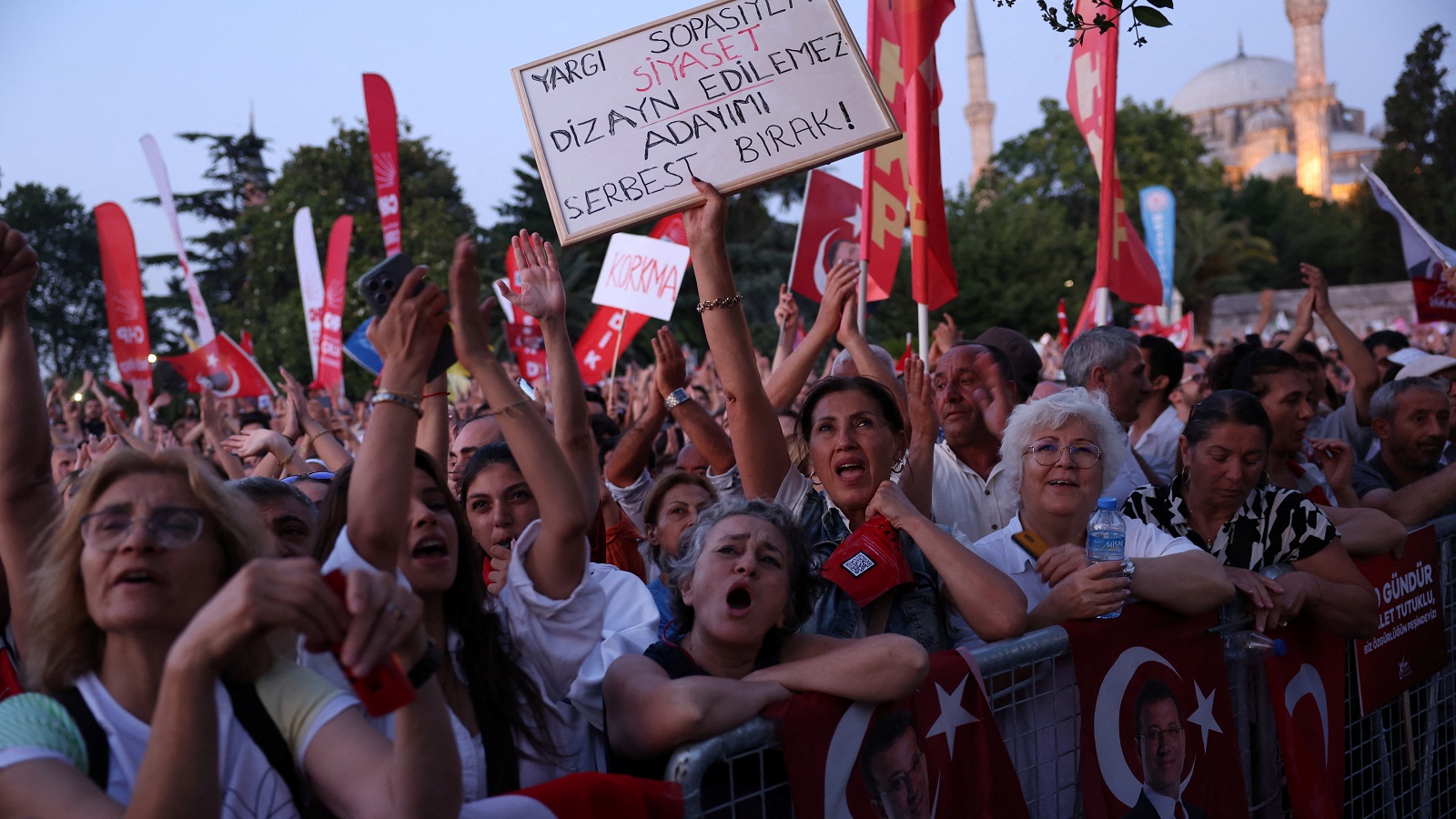 Τουρκία: Αρχηγός χούντας ο Ερντογάν, λέει το CHP-2