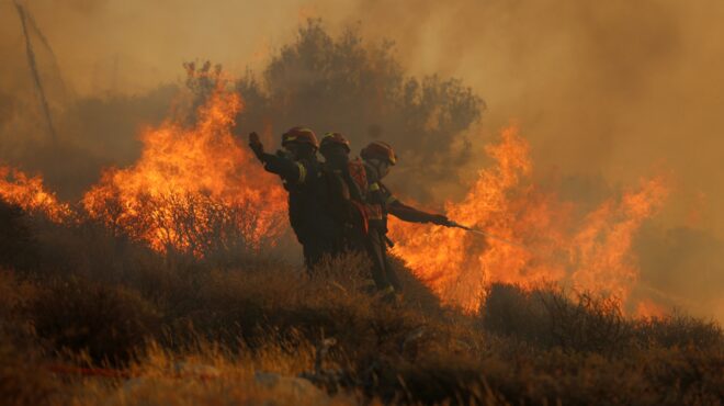 μάχη-σε-έξι-πύρινα-μέτωπα-μηνύματα-112-κ-563734417