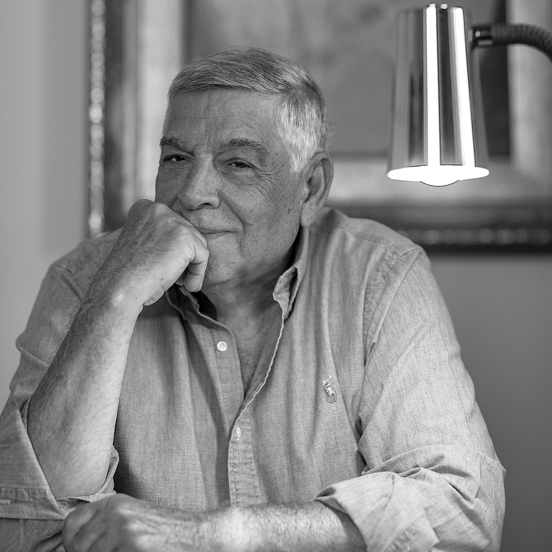 ενας-συριανός-ευπατρίδης-που-φυλάσσε-563738857