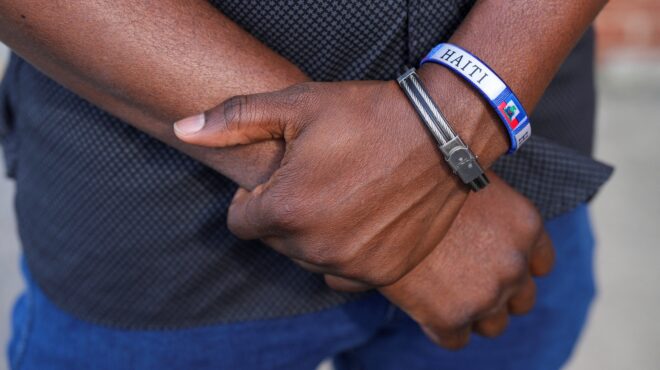 ηπα-ο-τραμπ-βάζει-βραχιολάκι-σε-183-000-με-563732698