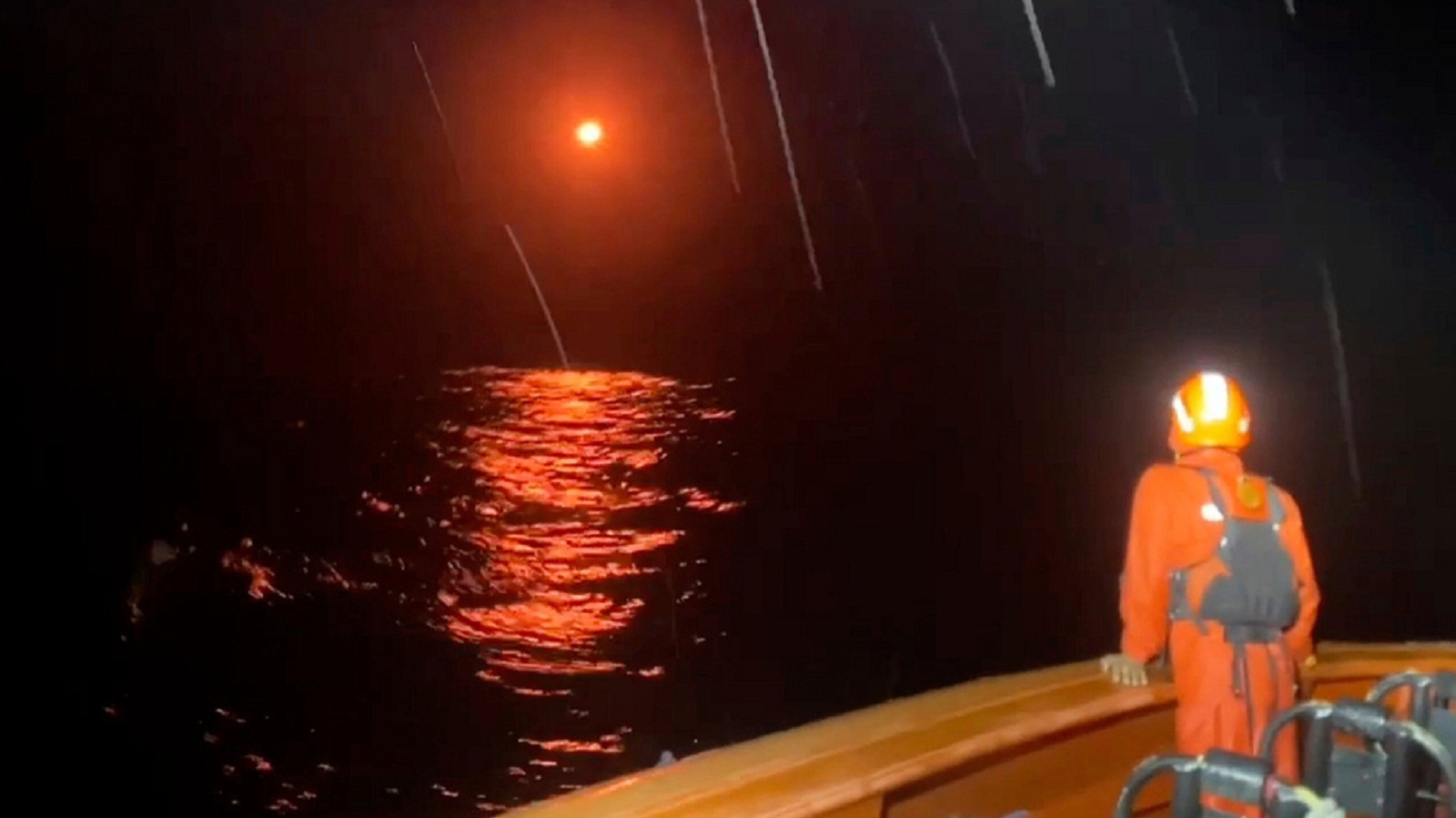 Ινδονησία: Νέο ναυάγιο, ανοικτά της Σουμάτρας, με 11 αγνοούμενους-1