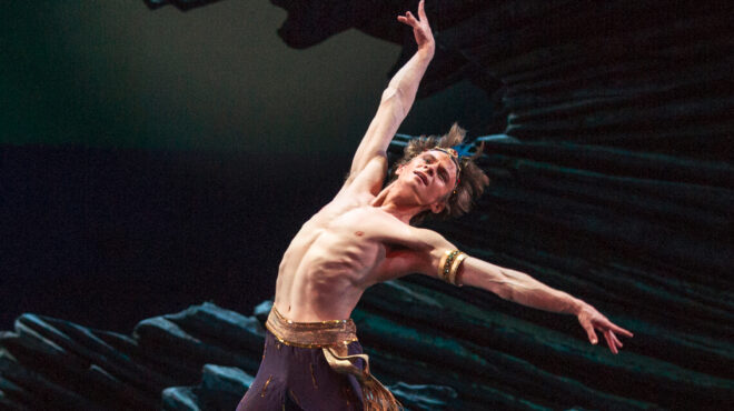 athletes-of-the-gods-daniil-simkin-and-stars-563719345