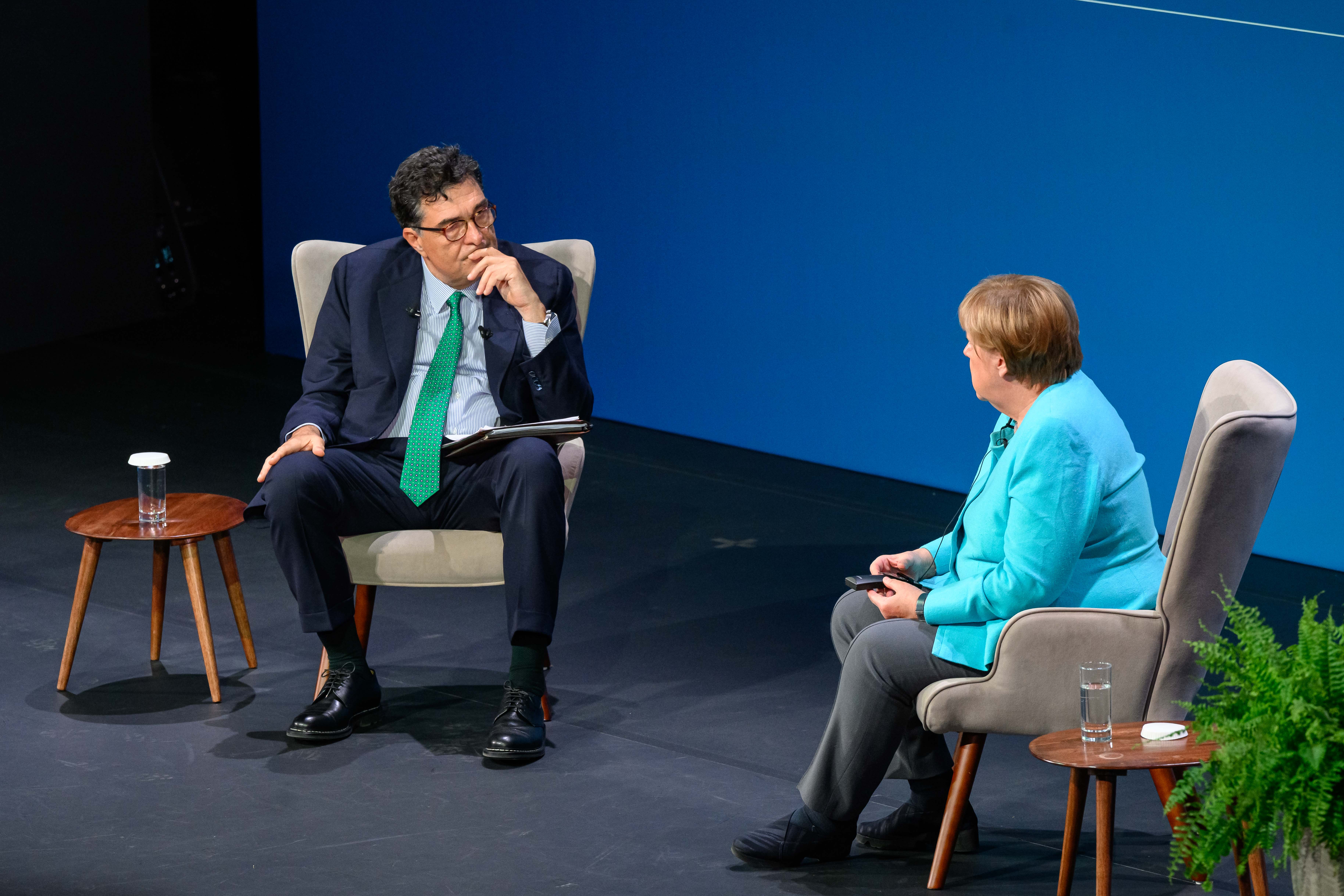 Ανγκελα Μέρκελ: Το δημοψήφισμα, ο Τσίπρας, ο Τραμπ, ο Πούτιν και το μήνυμα στους Ελληνες-1